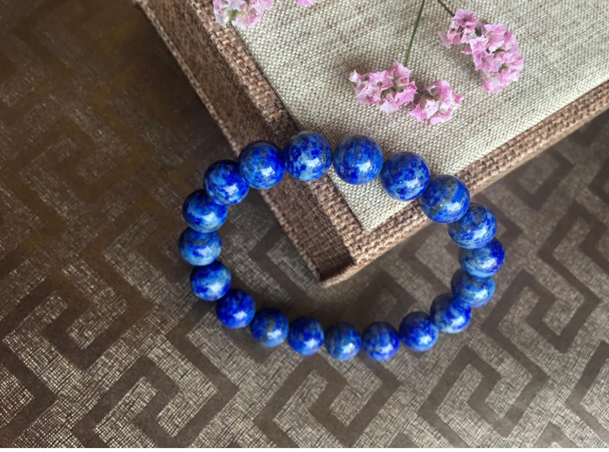 Vật phẩm hộ mệnh Kỷ Dậu 1969