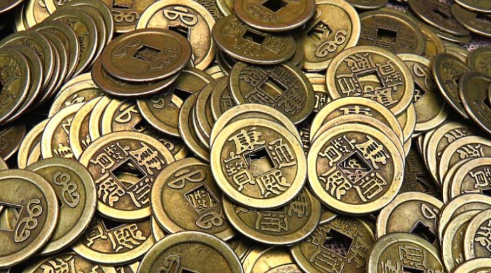 Vật phẩm hộ mệnh Ất Dậu 2005